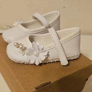 Elegant White Kids Shoes with Floral Design